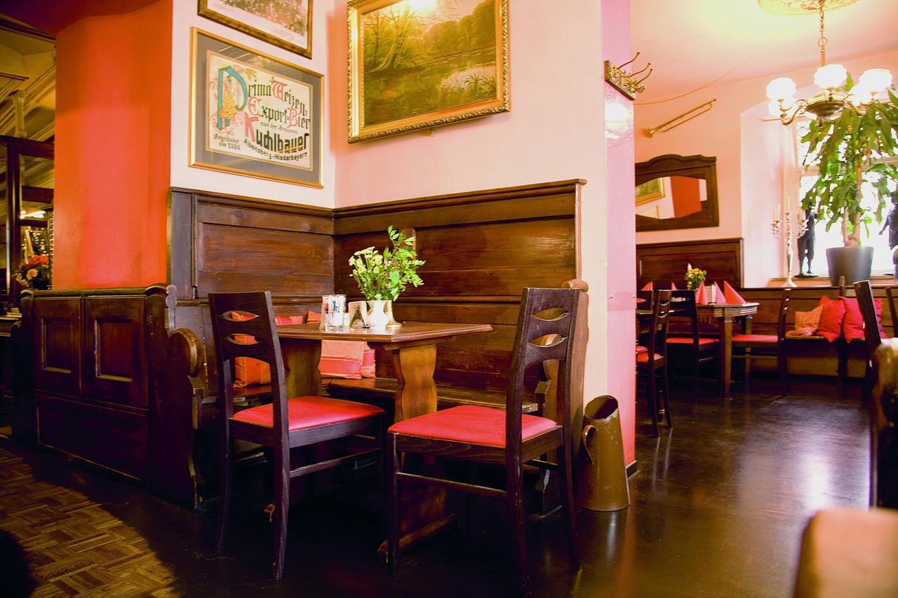 Restaurant Dicker Mann Hotel Zum Blauen Krebs Регенсбург Екстер'єр фото